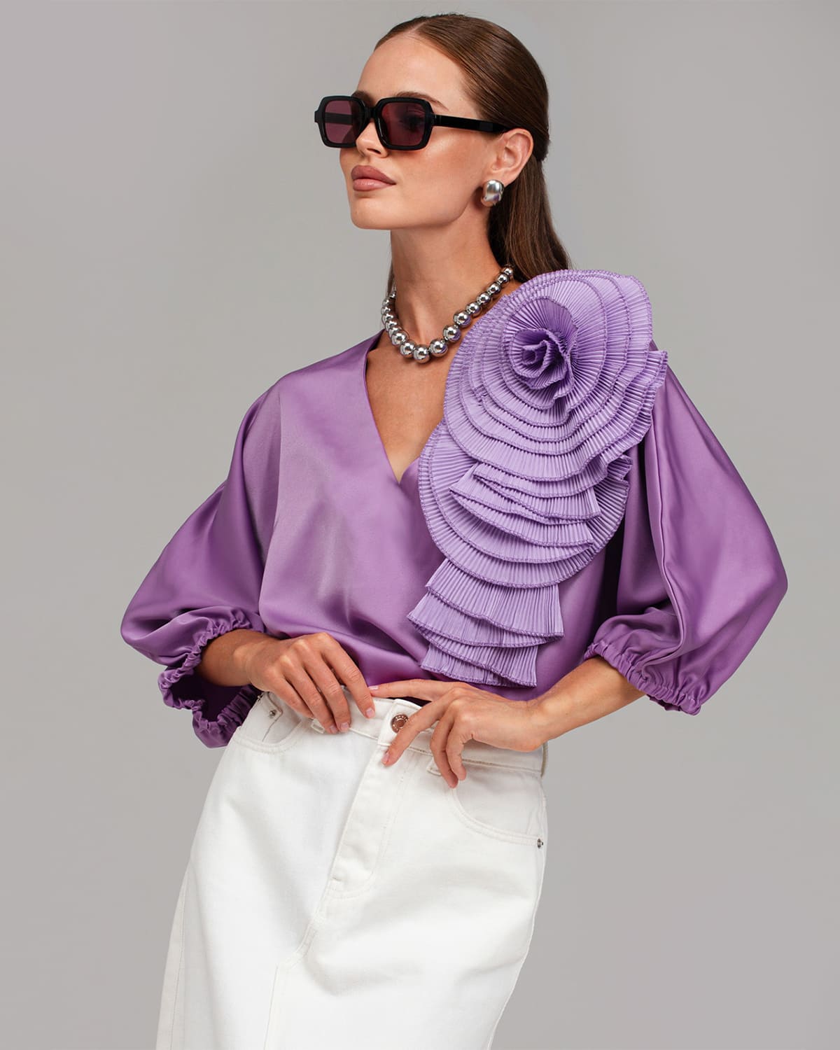 Блузка шёлковая с цветком жабо FCM001