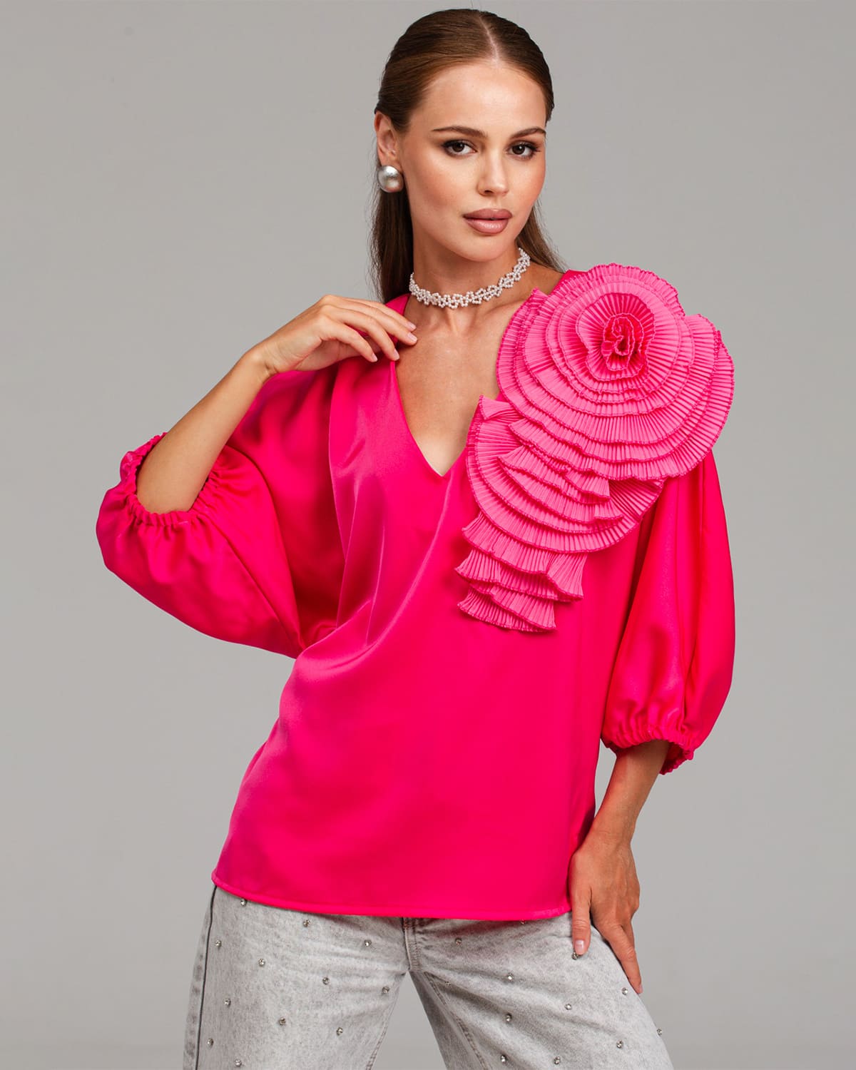 Блузка шёлковая с цветком жабо FCM002